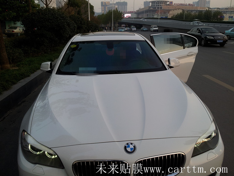 武汉宝马5系贴龙膜