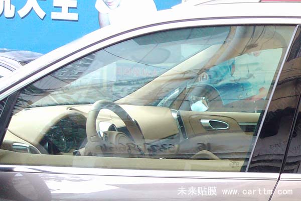 前侧窗AVS70效果