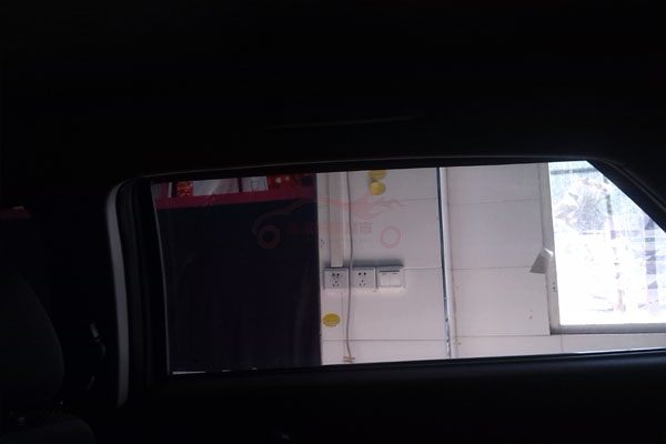 侧挡